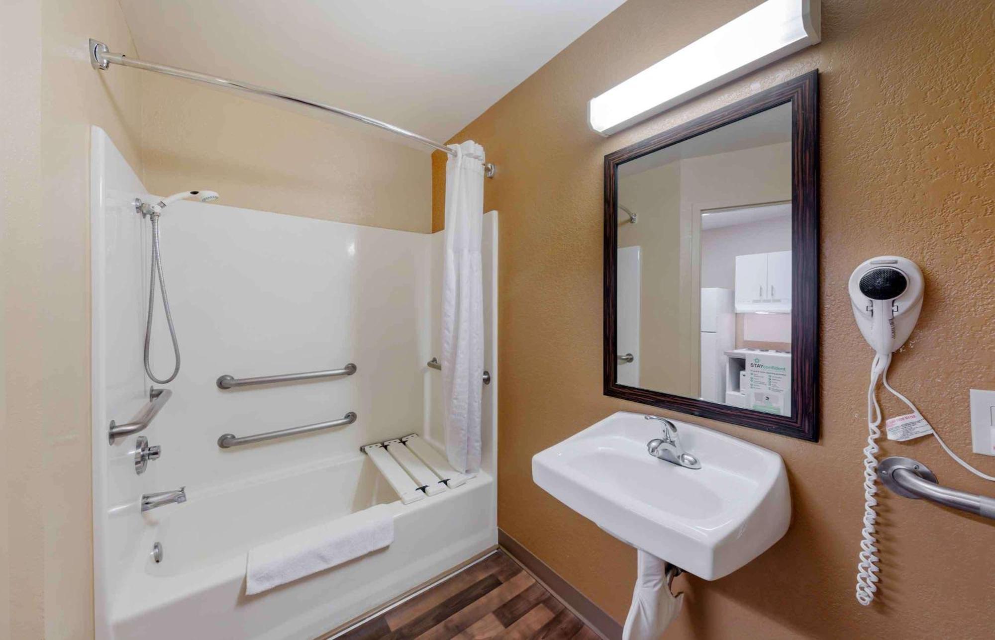 Extended Stay America Suites - Orange County - Χάντινγκτον Μπιτς Εξωτερικό φωτογραφία